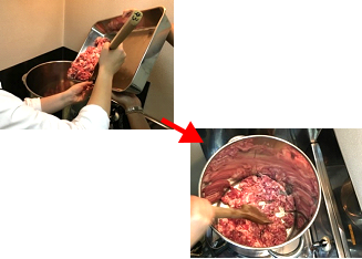 豚肉を炒めます。